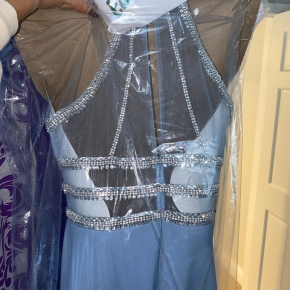 Size 4 Periwinkle Prom Dress - Picture 5 of 6